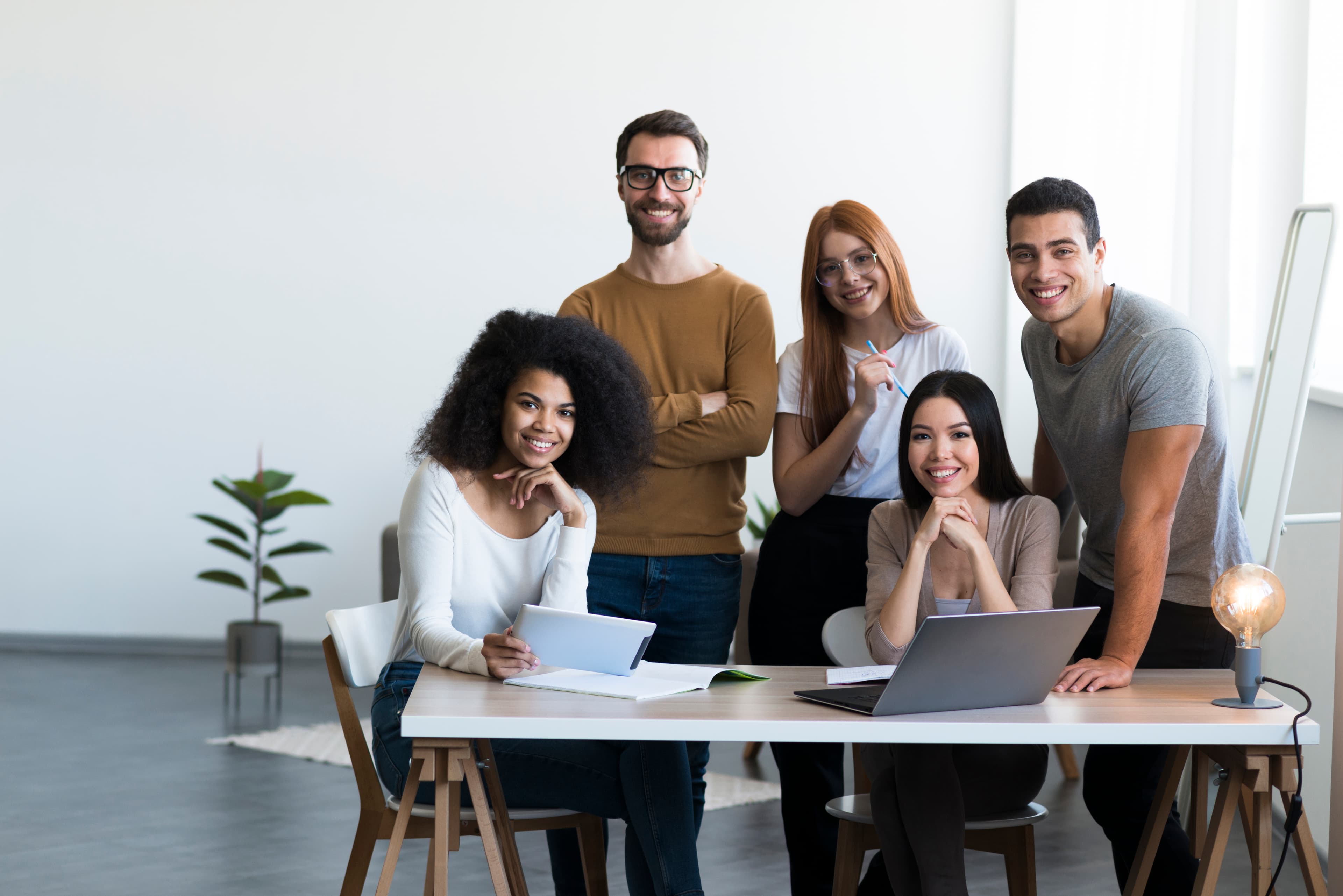 Why Choose Us - Team collaboration